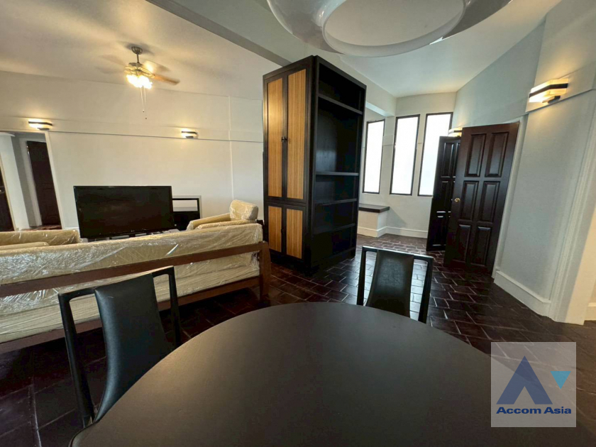 6  2 br Apartment For Rent in Ploenchit ,Bangkok BTS Ploenchit at Set among tropical atmosphere 1411286