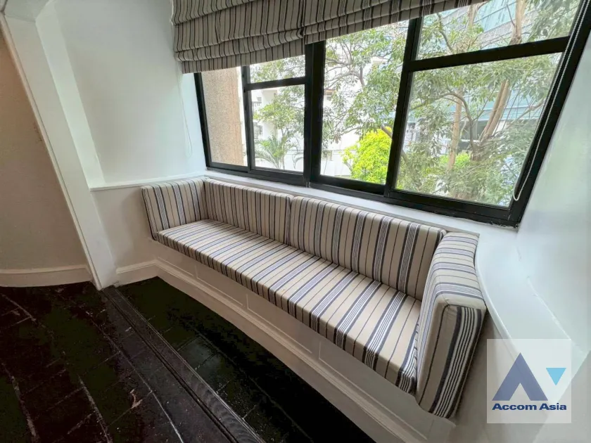 4  2 br Apartment For Rent in Ploenchit ,Bangkok BTS Ploenchit at Set among tropical atmosphere 1411286