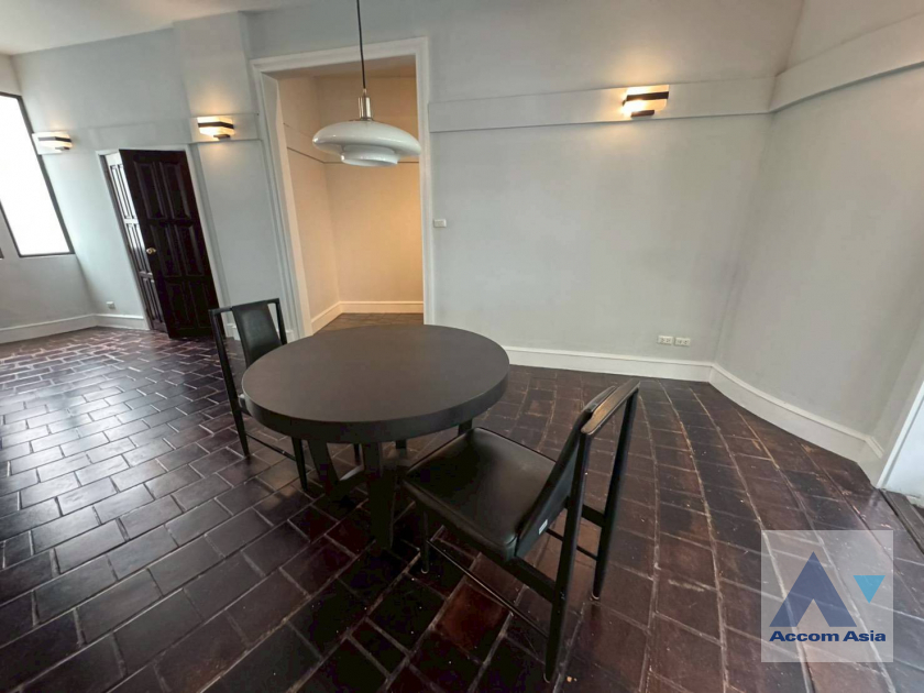 7  2 br Apartment For Rent in Ploenchit ,Bangkok BTS Ploenchit at Set among tropical atmosphere 1411286