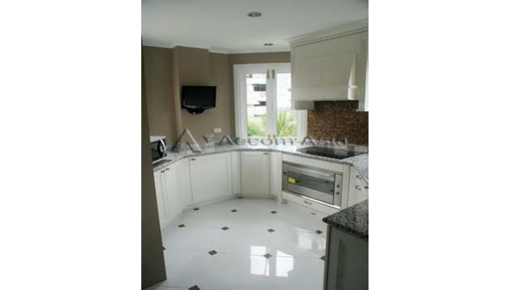  1  3 br Apartment For Rent in Sukhumvit ,Bangkok BTS Thong Lo at Luxury 1-Unit-Per-Floor Residence in Thonglo 1411391