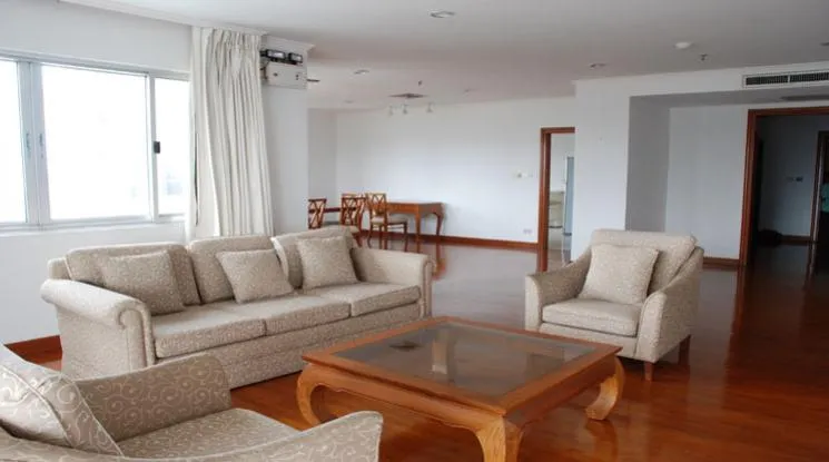 unit 3 Bedrooms  Apartment For Rent in Sathorn, Bangkok  near BRT Technic Krungthep (2046803)