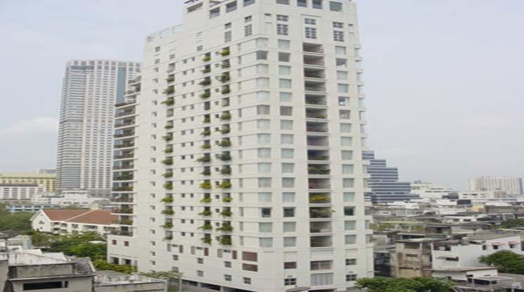 5  4 br Apartment For Rent in Silom ,Bangkok BTS Surasak at A Unique design and Terrace 1411475