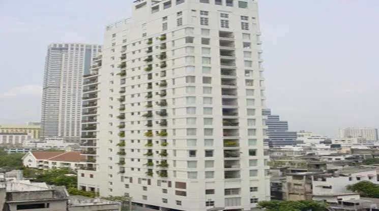 5  4 br Apartment For Rent in Silom ,Bangkok BTS Surasak at A Unique design and Terrace 1411475