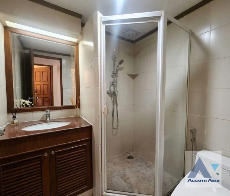 10  2 br Condominium For Rent in Ploenchit ,Bangkok BTS Chitlom at Baan Na Varang 1511512