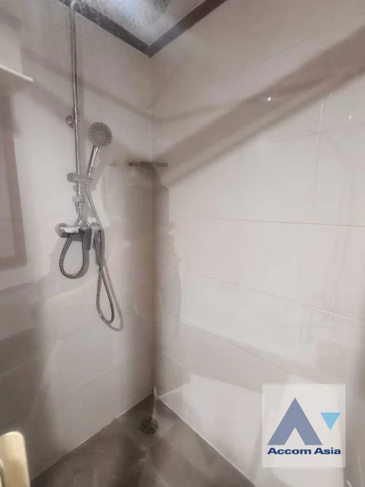 11  2 br Condominium For Rent in Ploenchit ,Bangkok BTS Chitlom at Baan Na Varang 1511512