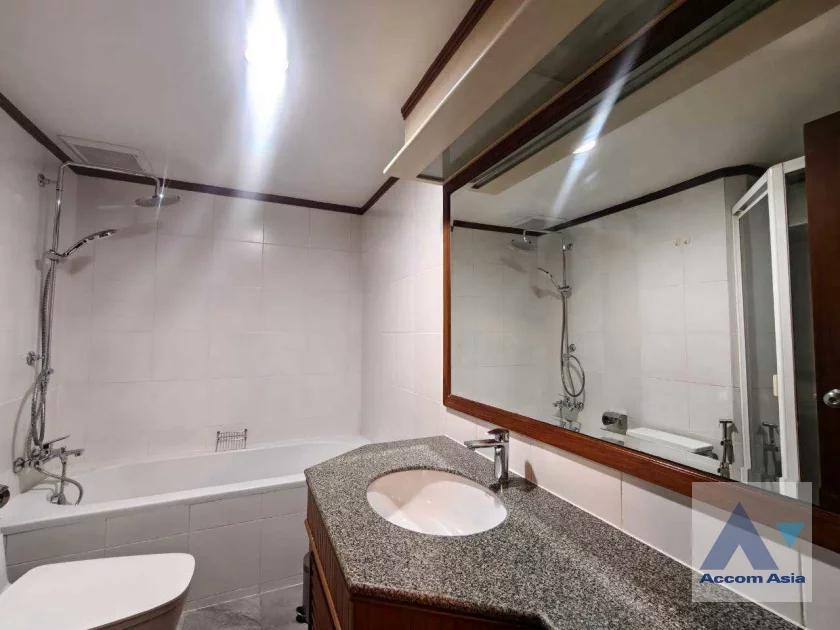 9  2 br Condominium For Rent in Ploenchit ,Bangkok BTS Chitlom at Baan Na Varang 1511512