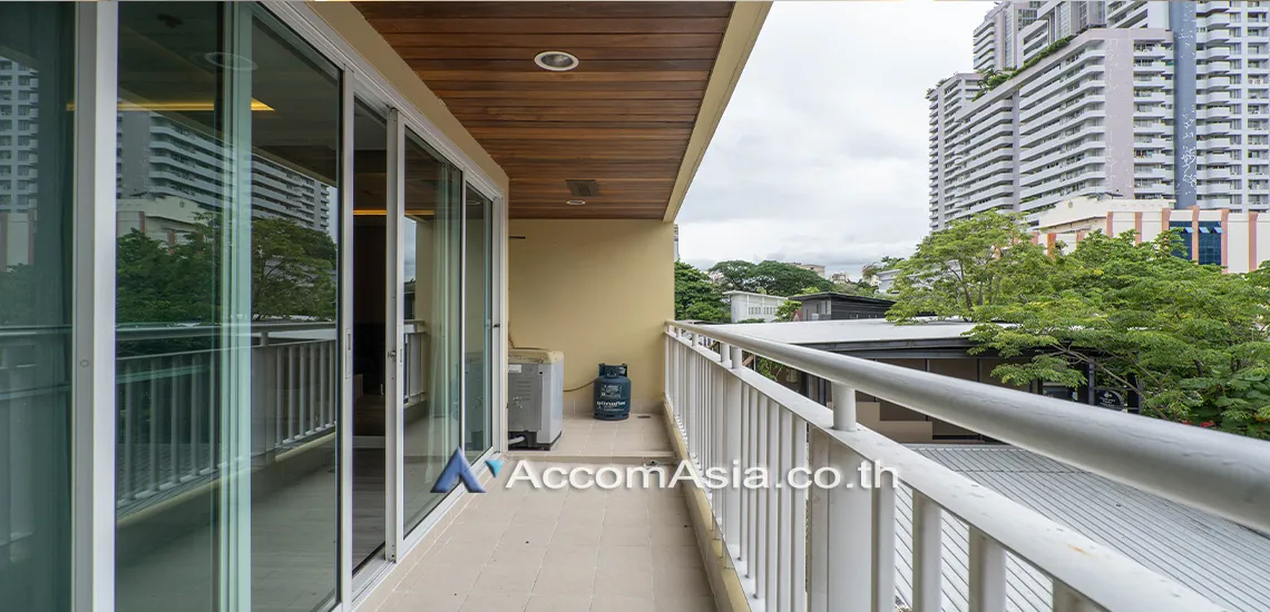 unit 2 Bedrooms  Apartment For Rent in Sukhumvit, Bangkok  near BTS Phrom Phong (1411556)