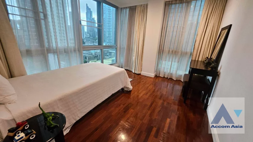10  3 br Apartment for rent and sale in Silom ,Bangkok BTS Surasak at High-end Low Rise  1411630
