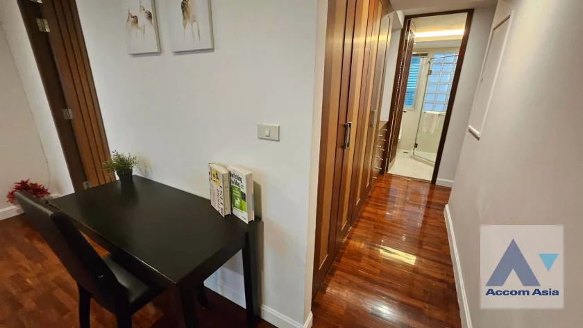7  3 br Apartment For Rent in Silom ,Bangkok BTS Surasak at High-end Low Rise  1411630