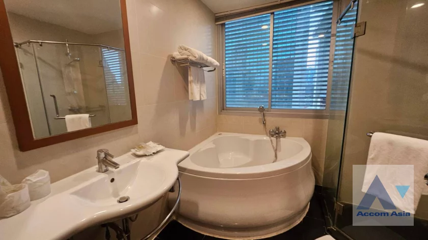 20  3 br Apartment For Rent in Silom ,Bangkok BTS Surasak at High-end Low Rise  1411630