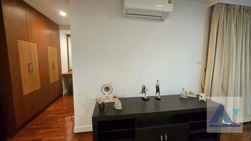 16  3 br Apartment For Rent in Silom ,Bangkok BTS Surasak at High-end Low Rise  1411630