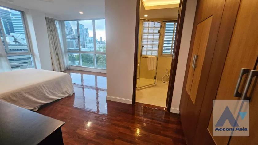 17  3 br Apartment For Rent in Silom ,Bangkok BTS Surasak at High-end Low Rise  1411630