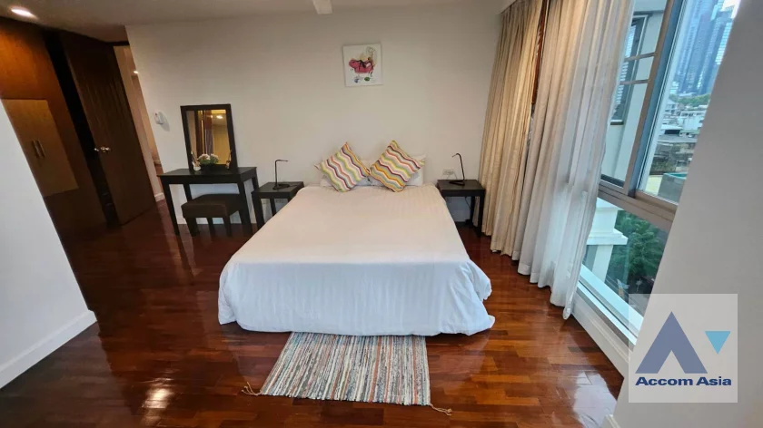 12  3 br Apartment For Rent in Silom ,Bangkok BTS Surasak at High-end Low Rise  1411630