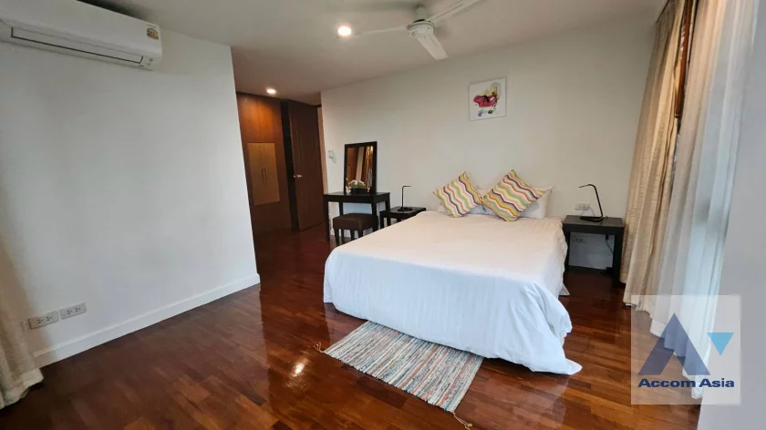 13  3 br Apartment for rent and sale in Silom ,Bangkok BTS Surasak at High-end Low Rise  1411630