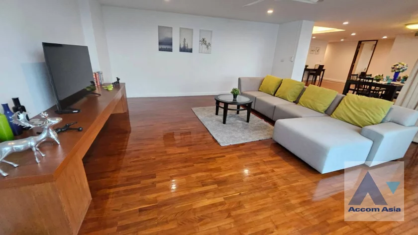 Pet friendly |  High-end Low Rise  Apartment  3 Bedroom for Rent BTS Surasak in Silom Bangkok