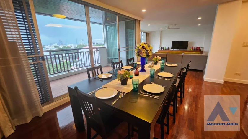 5  3 br Apartment For Rent in Silom ,Bangkok BTS Surasak at High-end Low Rise  1411630