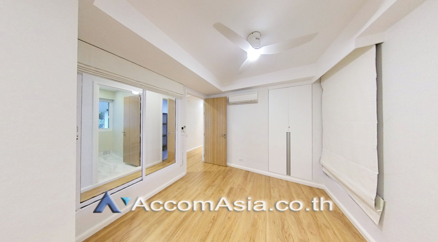 12  4 br Apartment for rent and sale in Sathorn ,Bangkok BTS Chong Nonsi at Cozy Low-Rise Apartment in a Premium Compound 1411704
