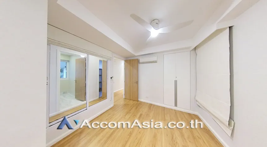 12  4 br Apartment for rent and sale in Sathorn ,Bangkok BTS Chong Nonsi at Cozy Low-Rise Apartment in a Premium Compound 1411704