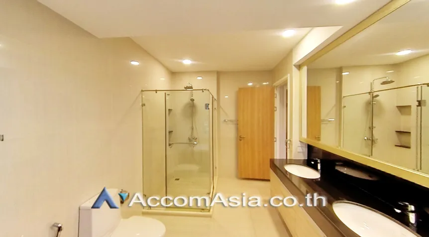 22  4 br Apartment for rent and sale in Sathorn ,Bangkok BTS Chong Nonsi at Cozy Low-Rise Apartment in a Premium Compound 1411704