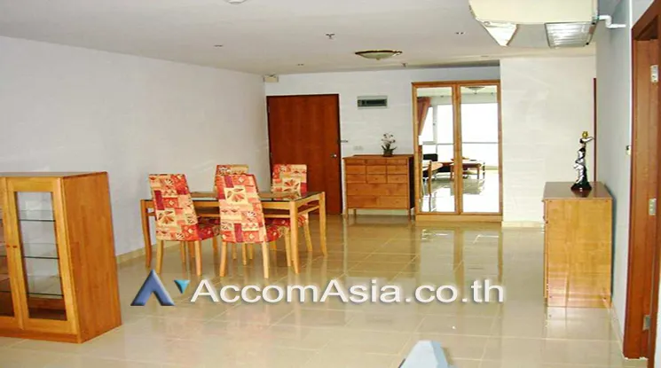 unit 2 Bedrooms  Condominium For Rent in Sukhumvit, Bangkok  near BTS Nana (1511805)