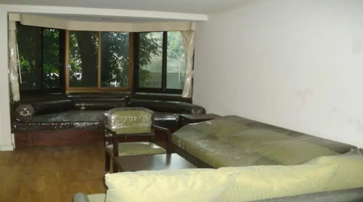 unitHome Office |  3 Bedrooms  House For Rent in Ploenchit, Bangkok  (2511898)