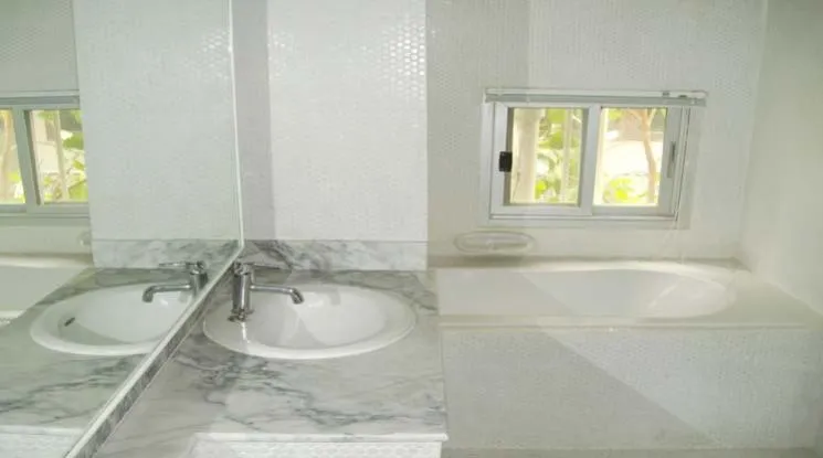 5  3 br House For Rent in Ploenchit ,Bangkok  2511898