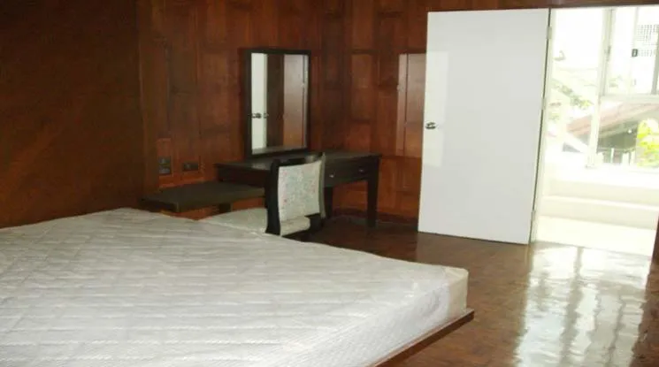 8  3 br House For Rent in Ploenchit ,Bangkok  2511898