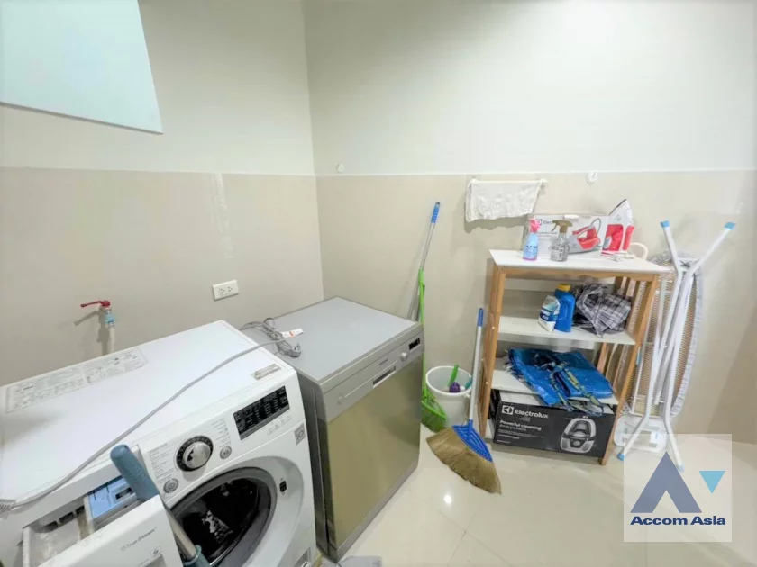 23  3 br Condominium For Rent in Sukhumvit ,Bangkok BTS Asok - MRT Sukhumvit at The Lakes 1511903