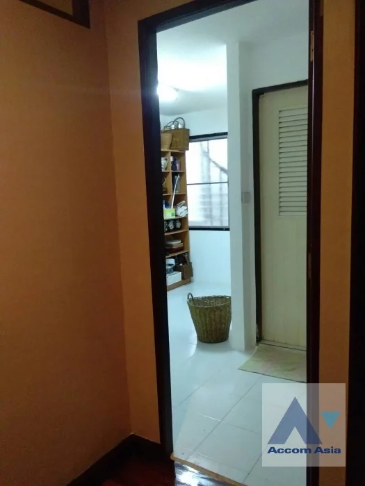 17  3 br Apartment For Rent in Sukhumvit ,Bangkok BTS Thong Lo at Greenery Space In Bangkok 1411909