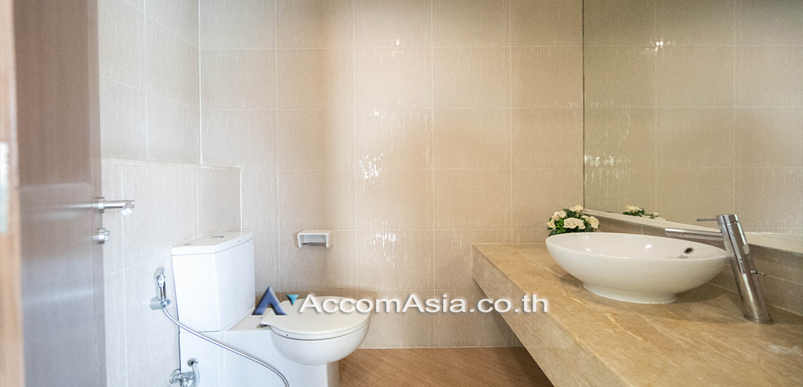 12  3 br Apartment For Rent in Sukhumvit ,Bangkok BTS Ekkamai at Low-rise Apartment, Only 1,000m to BTS 1412000