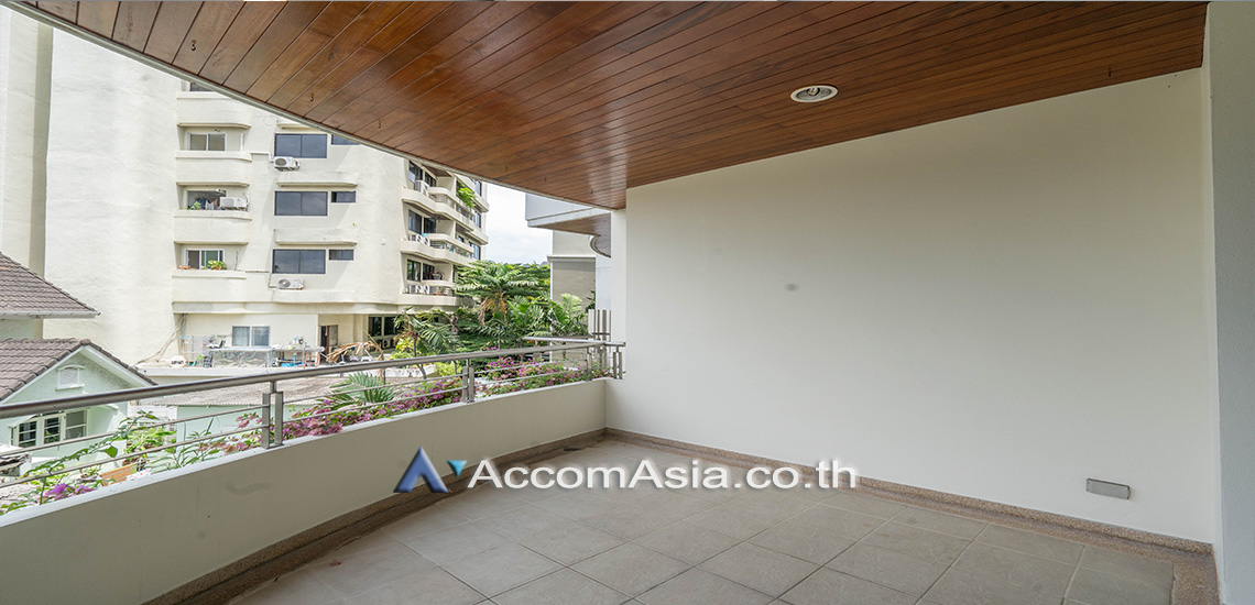14  3 br Apartment For Rent in Sukhumvit ,Bangkok BTS Ekkamai at Low-rise Apartment, Only 1,000m to BTS 1412000