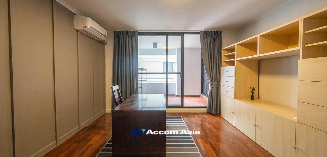 unitPet friendly |  2 Bedrooms  Apartment For Rent in Sukhumvit, Bangkok  near BTS Asok - MRT Sukhumvit (1412071)