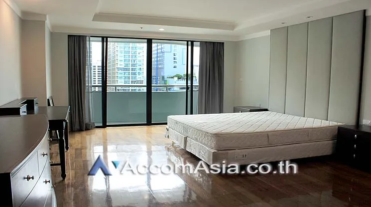 unit 3 Bedrooms  Apartment For Rent in Sukhumvit, Bangkok  near BTS Nana (1412097)