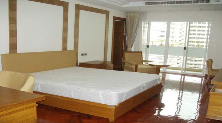 5  3 br Apartment For Rent in Sukhumvit ,Bangkok BTS Nana at Fully Furnished Apartment, Only 2 mins walk to BTS 1412099