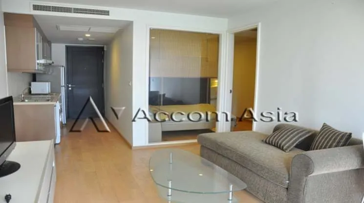 unit 1 Bedroom  Condominium For Rent in Ploenchit, Bangkok  near BTS Ratchadamri (1512186)