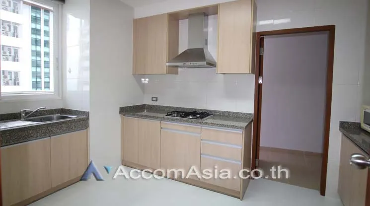 unit 2 Bedrooms  Apartment For Rent in Sukhumvit, Bangkok  near BTS Phrom Phong (1412243)