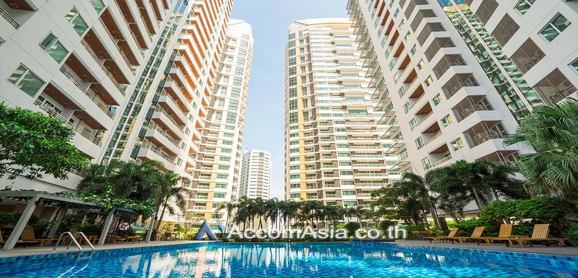 unit 5 Bedrooms  Apartment For Rent in Sukhumvit, Bangkok  near BTS Phrom Phong (1412246)