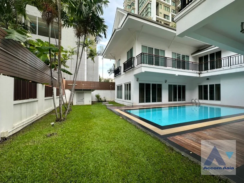 unit 5 Bedrooms  House For Rent in Sukhumvit, Bangkok  near BTS Phrom Phong (1912248)