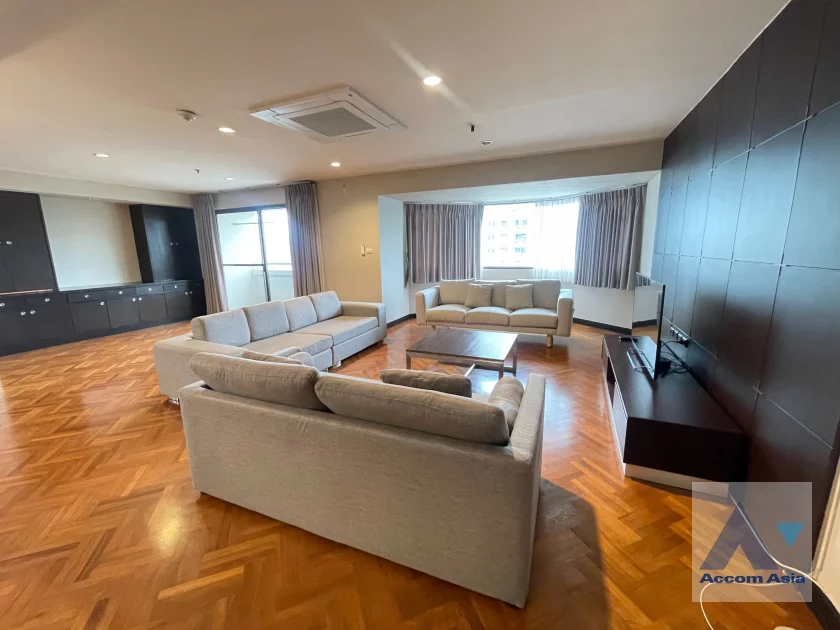 unit 3 Bedrooms  Condominium For Rent in Sukhumvit, Bangkok  near BTS Phrom Phong (1512285)