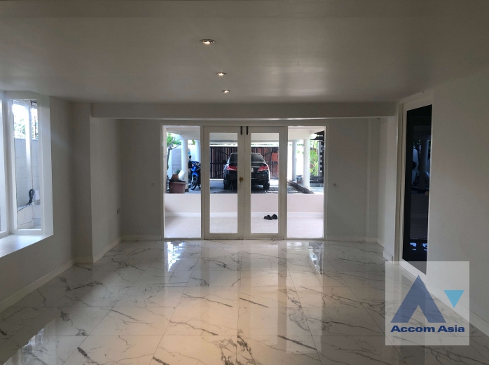 6  House For Rent in Sukhumvit ,Bangkok BTS Ekkamai 1712311