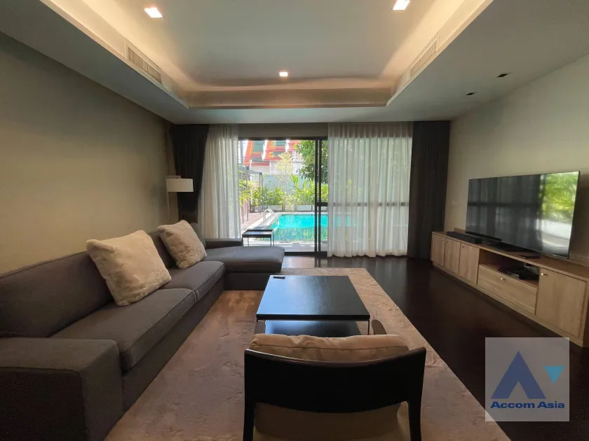 unit 2 Bedrooms  Apartment For Rent in Ploenchit, Bangkok  near BTS Ploenchit (20523)