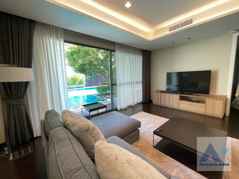 unit 2 Bedrooms  Apartment For Rent in Ploenchit, Bangkok  near BTS Ploenchit (20523)