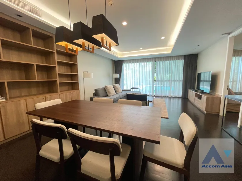 unit 2 Bedrooms  Apartment For Rent in Ploenchit, Bangkok  near BTS Ploenchit (20523)