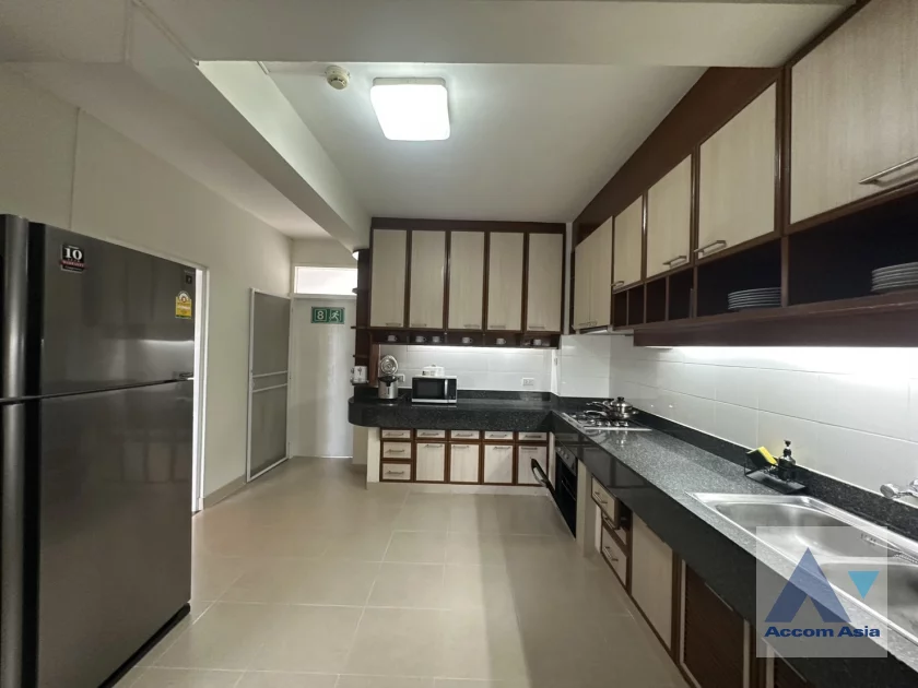 6  4 br Apartment For Rent in Ploenchit ,Bangkok BTS Ploenchit at Charming Style 1512369