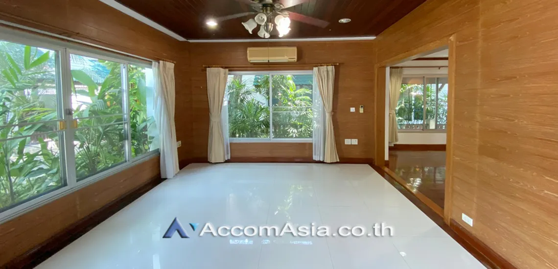 unit 3 Bedrooms  House For Rent in Sukhumvit, Bangkok  near BTS Phrom Phong (1512466)