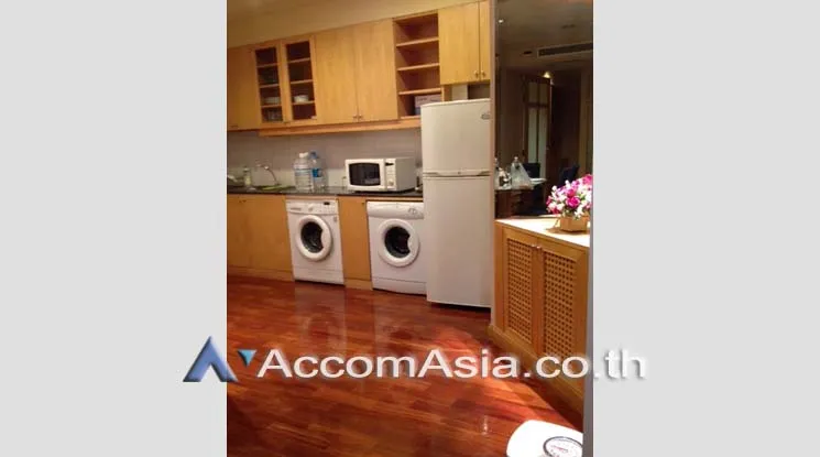 unit 1 Bedroom  Condominium For Rent & Sale in Ploenchit, Bangkok  near BTS Chitlom (1512477)