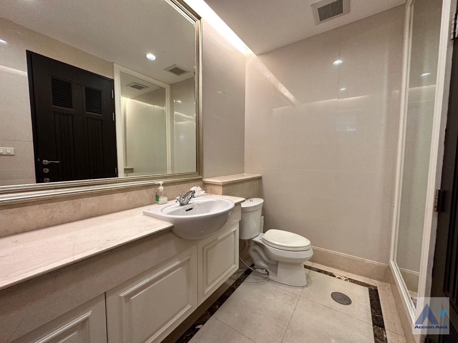 25  4 br House for rent and sale in Sukhumvit ,Bangkok BTS Asok - MRT Sukhumvit at House with pool Exclusive compound 1812512