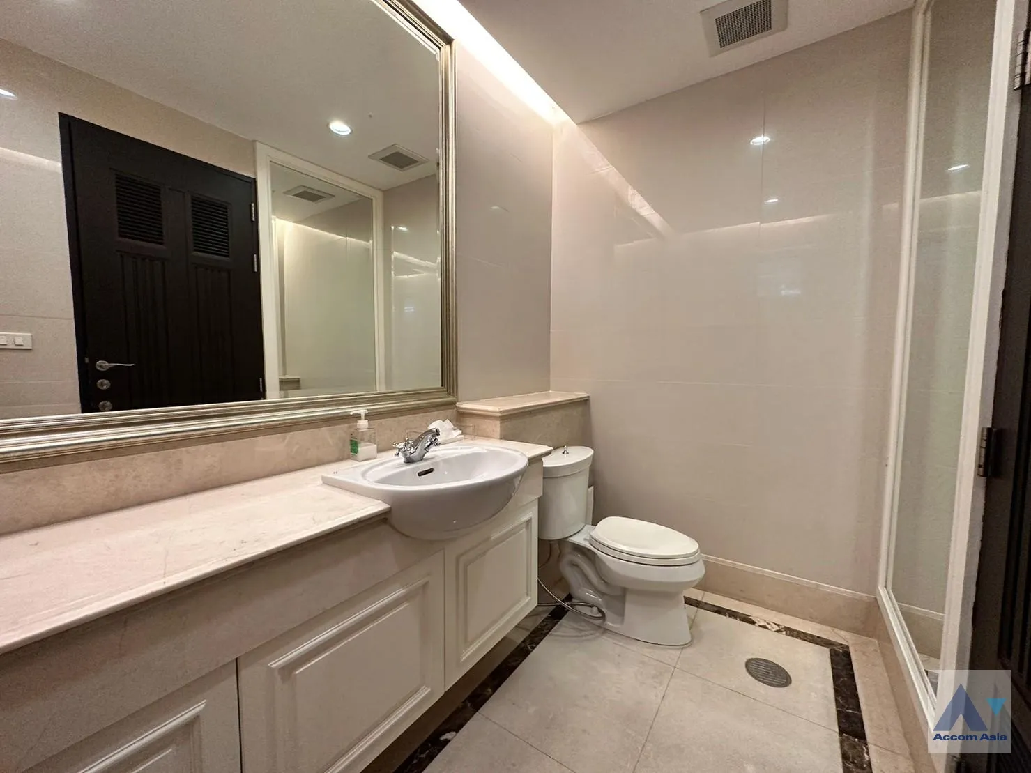 25  4 br House for rent and sale in Sukhumvit ,Bangkok BTS Asok - MRT Sukhumvit at House with pool Exclusive compound 1812512