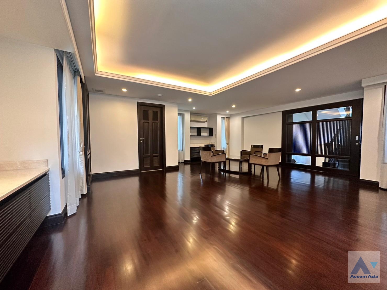 11  4 br House for rent and sale in Sukhumvit ,Bangkok BTS Asok - MRT Sukhumvit at House with pool Exclusive compound 1812512