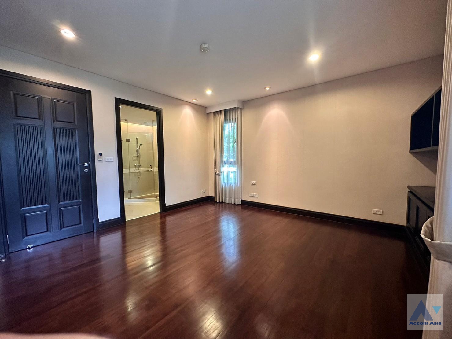 21  4 br House for rent and sale in Sukhumvit ,Bangkok BTS Asok - MRT Sukhumvit at House with pool Exclusive compound 1812512